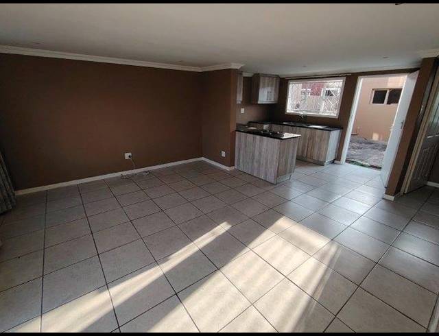 3 BEDROOM HOUSE FOR SALE IN CLAYFIELD